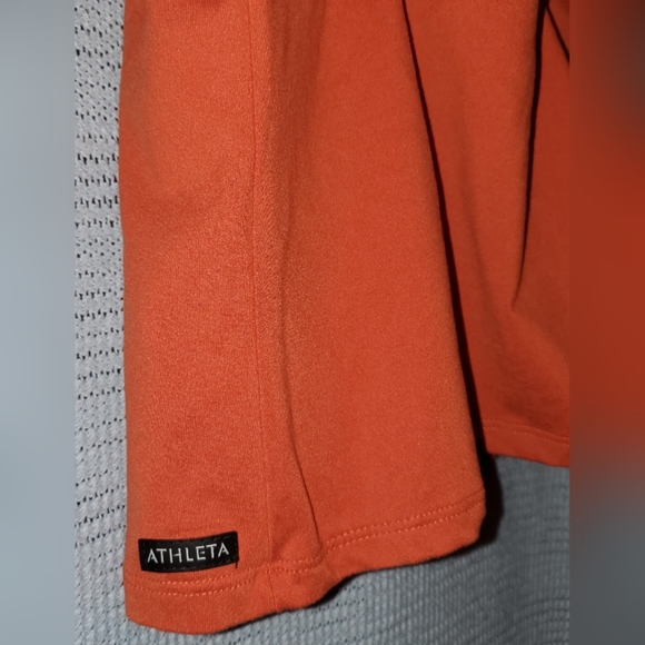 Athleta Crop Workout Top with Built-in Shelf Bra - Picture 4 of 6